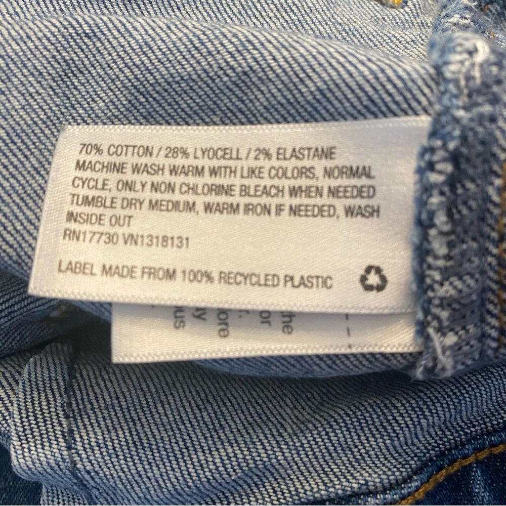 Universal Thread  High Rise Flare Jeans - Picture 6 of 6